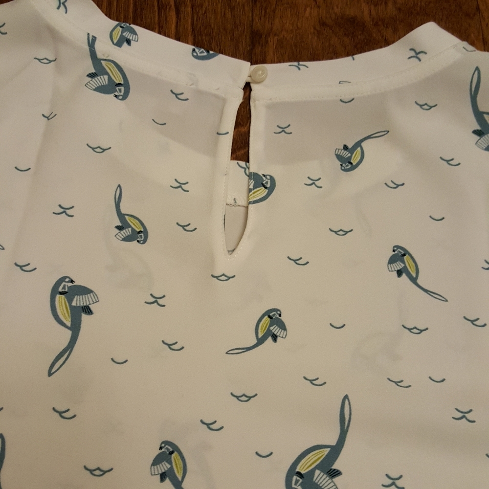 Loft flowy blue bird white short sleeve top - Picture 6 of 8